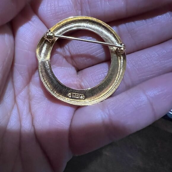 VINTAGE MONET BROOCH  - Picture 2 of 2